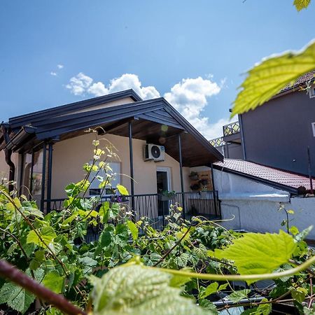Self Check-In Apartment With Jacuzzi Мостар Экстерьер фото