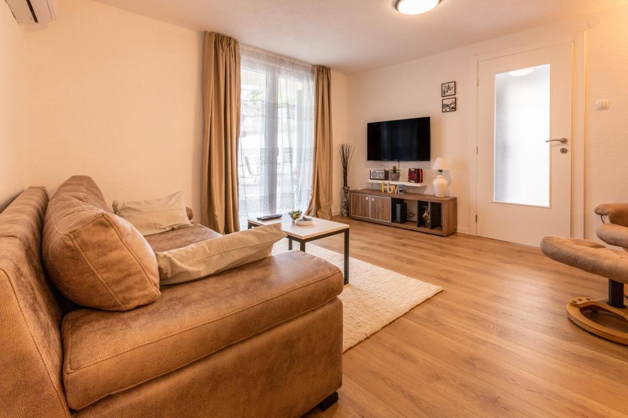 Self Check-In Apartment With Jacuzzi Мостар Экстерьер фото