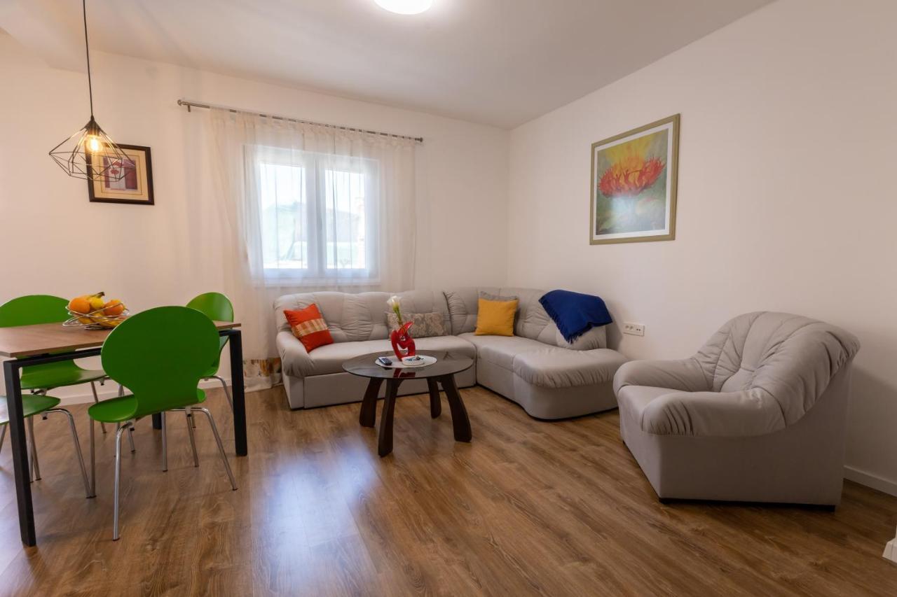 Self Check-In Apartment With Jacuzzi Мостар Экстерьер фото
